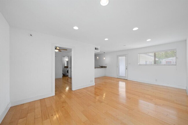 Foto del edificio - 1313 E 52nd St