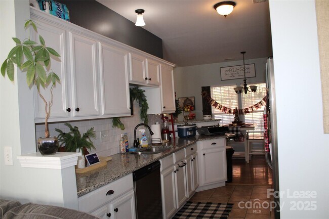 Foto del edificio - 9446 Cadman Ct