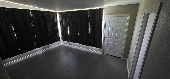 Building Photo - 723 SW 45th St