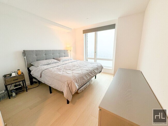 Building Photo - Welcome to a beautiful and spacious 3BR/2B...
