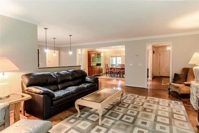 Foto del edificio - 9 Falls View Ln