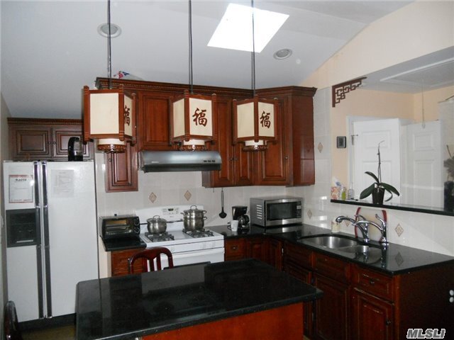 Foto del edificio - 64-14 218th St