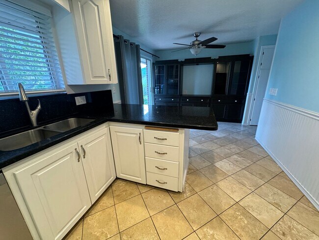 Building Photo - Beautiful home for rent in Murray!