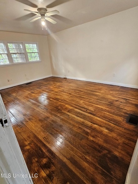 Building Photo - 4627 Estelle Dr