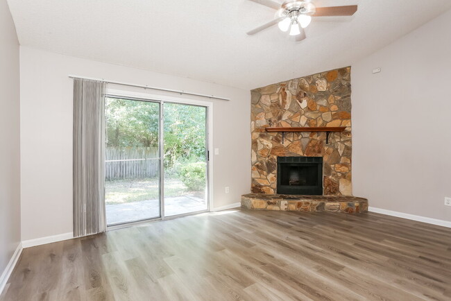 Foto del edificio - 4420 Palmetto Inlet W