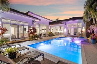 Building Photo - 425 Harbour Dr