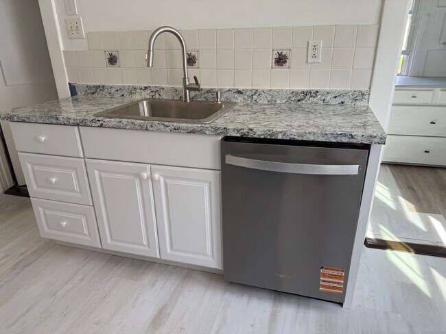 Foto del edificio - 18 Fennbrook Rd