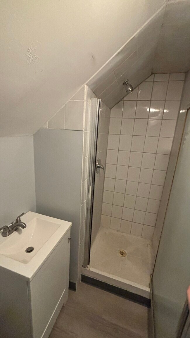 Foto del edificio - 2997 E 130th St