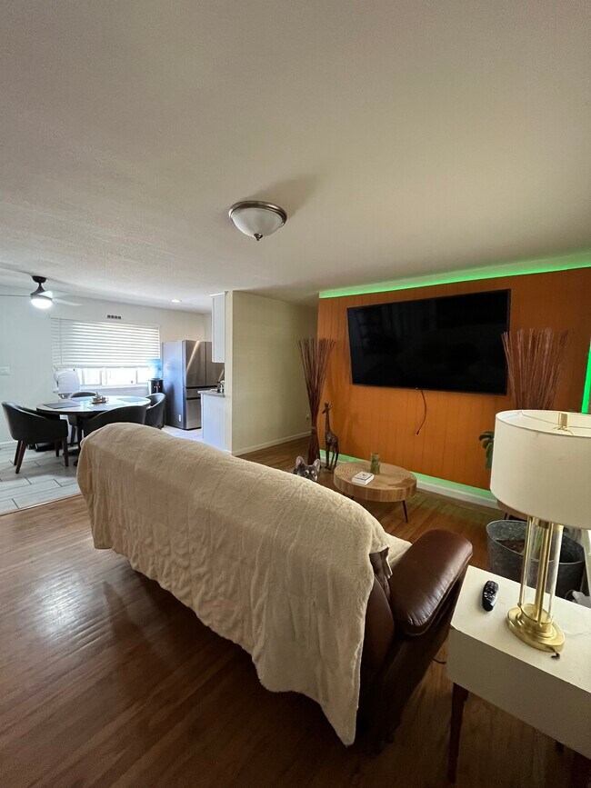 Foto del edificio - 4740 71st St