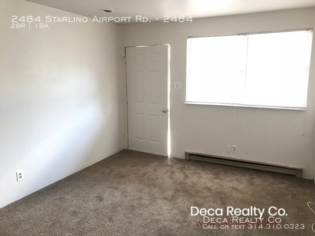 Building Photo - 2 Bedroom Apartment