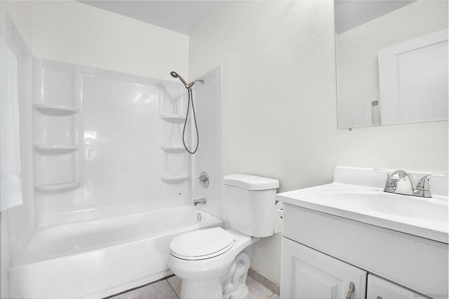 Building Photo - 8026 Linda Vista Rd