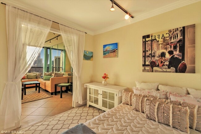 Photo - 1030 N State St Apartment