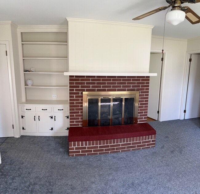 Family Room - 2133 Lincoln Rd
