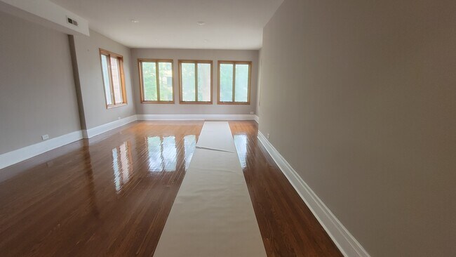 Sala de estar combinada - 6437 N Glenwood Ave