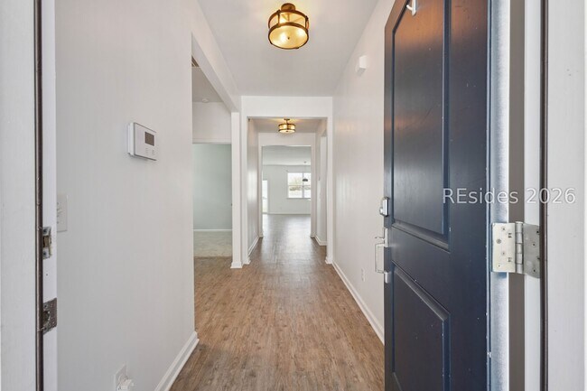 Building Photo - 208 Horizon Trl