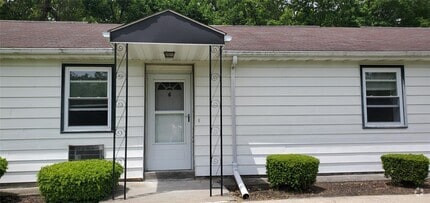 Building Photo - 635 South St