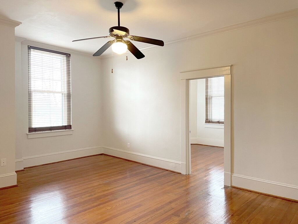 Primary Photo - 254 Summit Ave