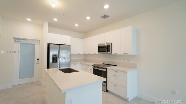 Foto del edificio - 8301 NW 41st St