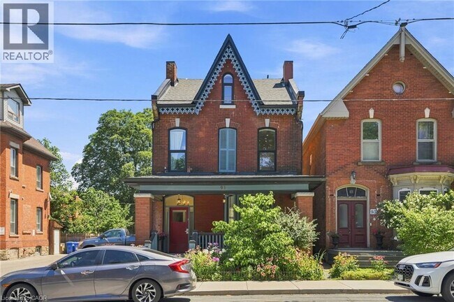 Building Photo - 91 Wellington St S