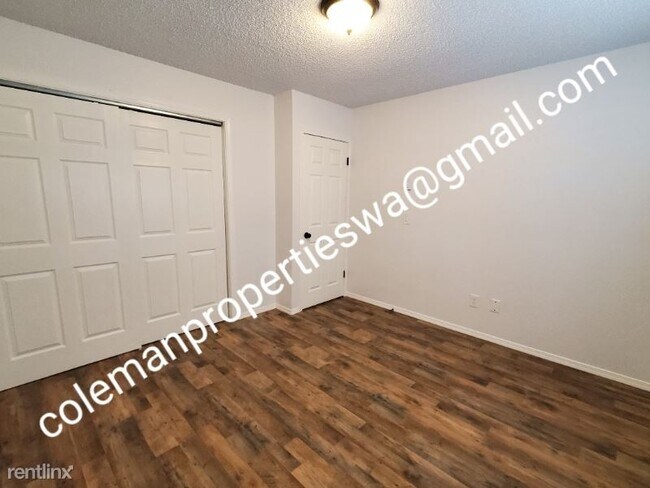 Building Photo - 3000 Borst Ave