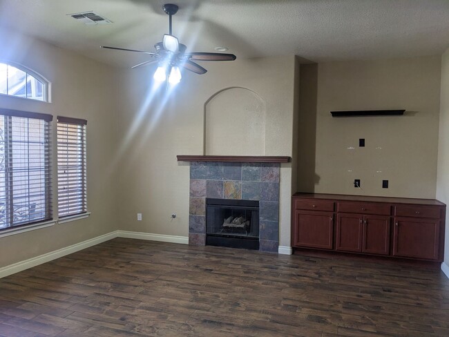 Building Photo - SW SPLIT WING BEAUTY !!! SPECIAL! $3097.50...