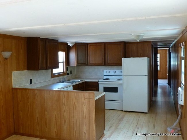 Building Photo - 3 Bedroom 1.5 Mobile Home In Ocala