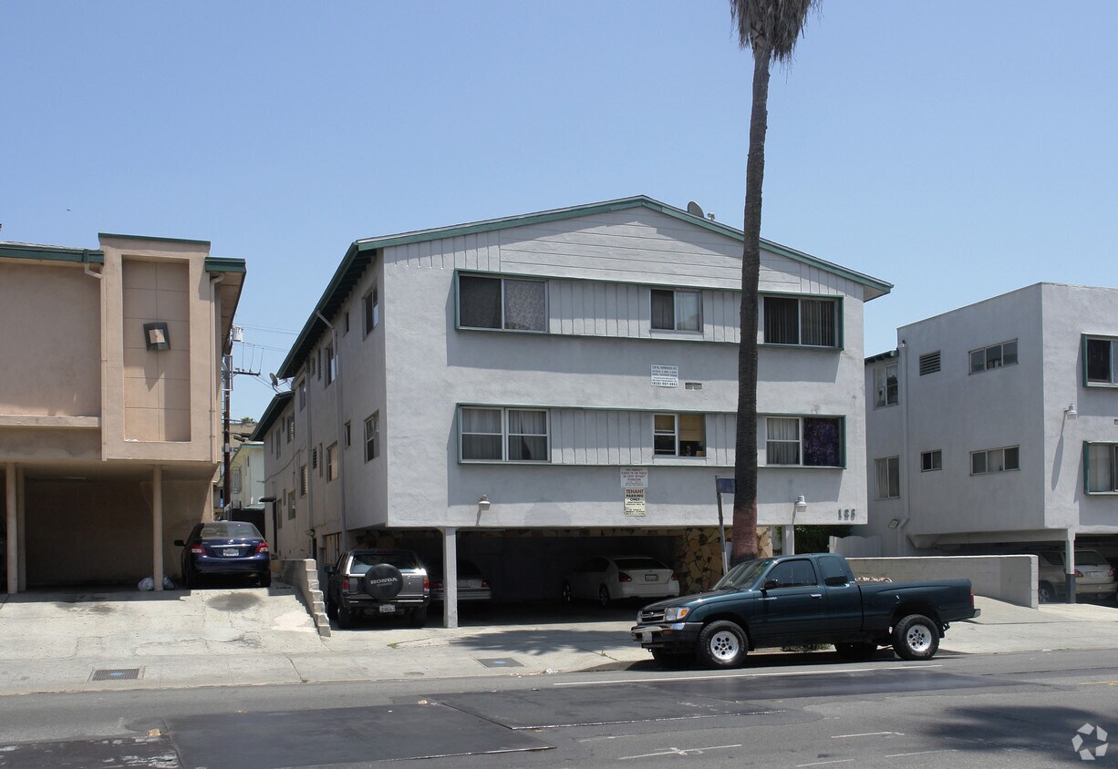 Building Photo - 128 N Normandie Ave