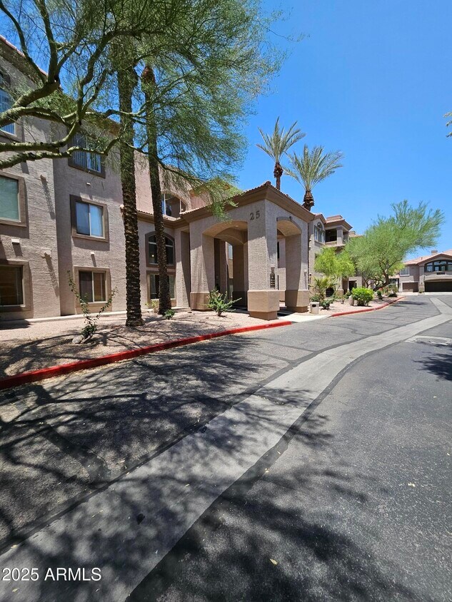 Foto principal - 14000 N 94th St