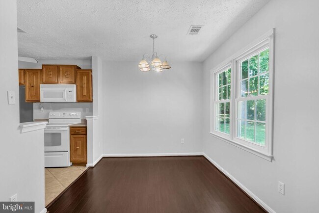 Foto del edificio - 2124 Duchy Ct