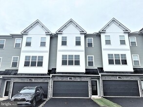 Building Photo - 61 Becker Dr