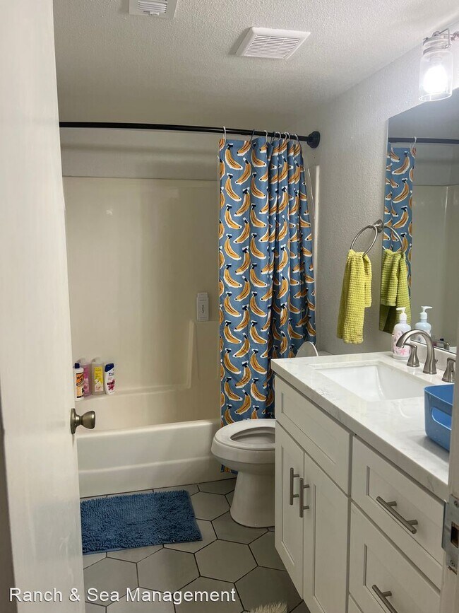 Building Photo - 2 br, 2.5 bath House - 4212 Vista Del Rio 6