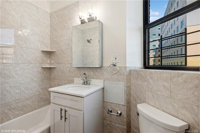 Foto del edificio - 311 St Ann's Ave