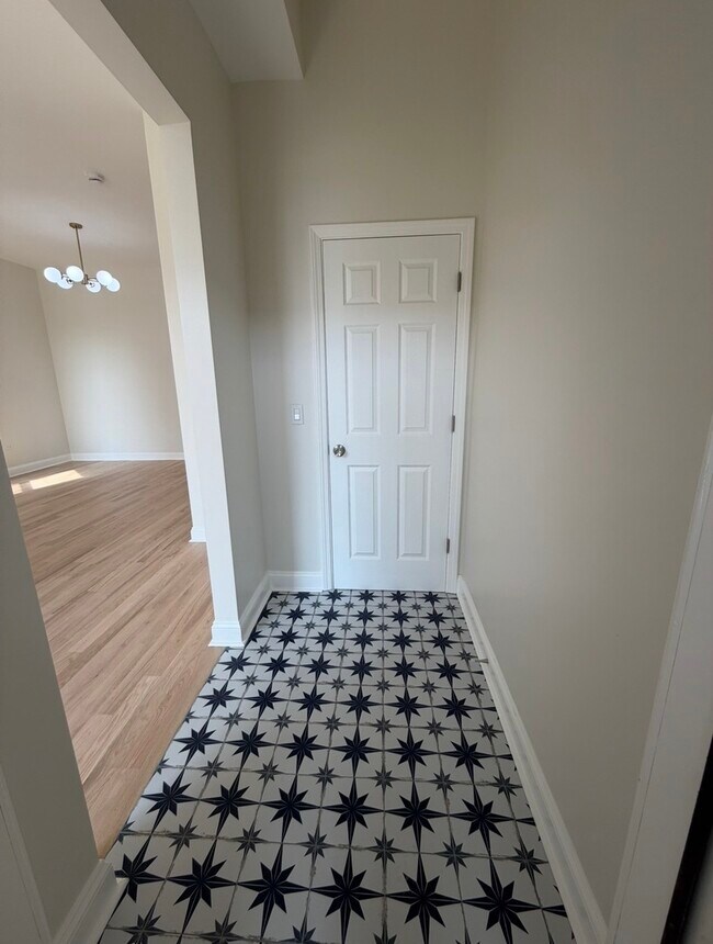 Foto del edificio - 2638 W Adams St