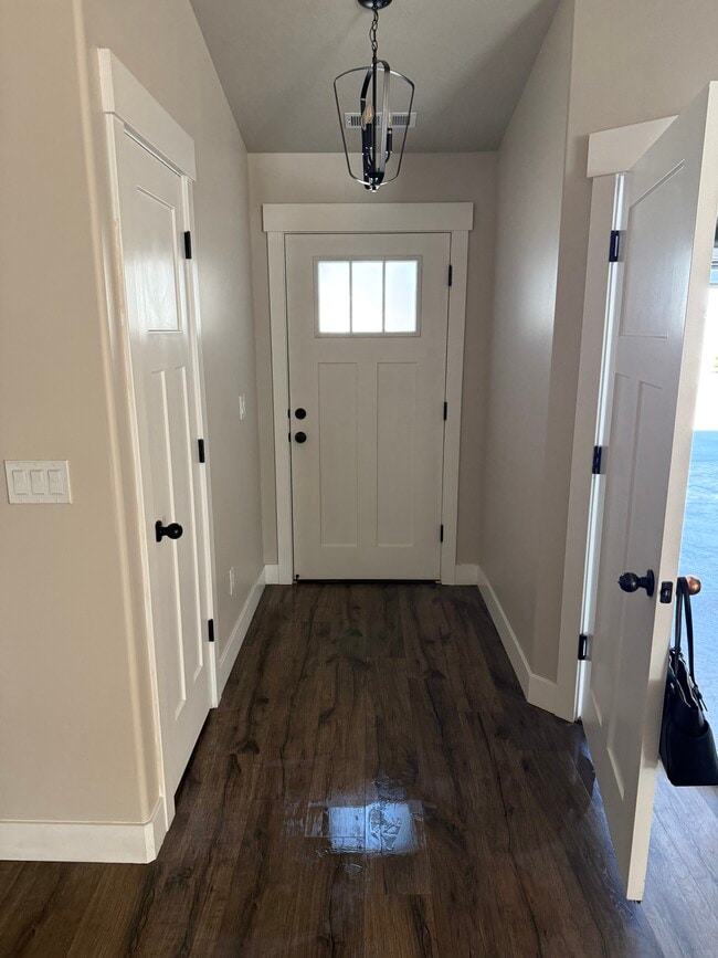 Foto del edificio - 1825 N Lund Hwy