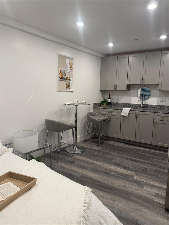 Foto del edificio - 585 Essex St