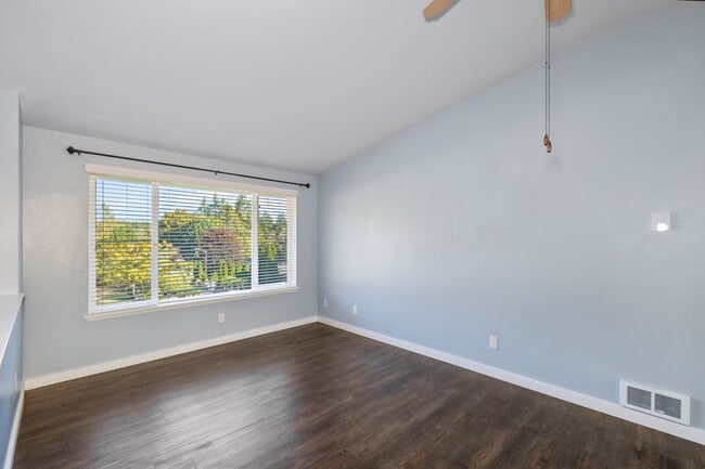 Building Photo - 2964 Fircrest Dr SE