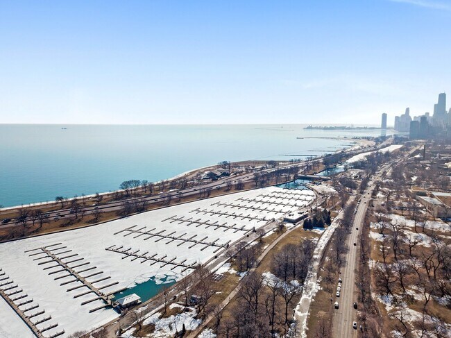 Building Photo - 2800 N Lake Shore Dr