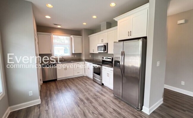 Foto del edificio - 5347 Roosevelt Rd