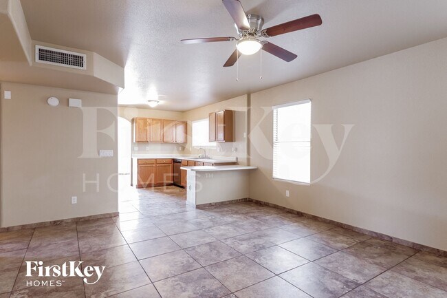 Foto del edificio - 7351 W Eva St