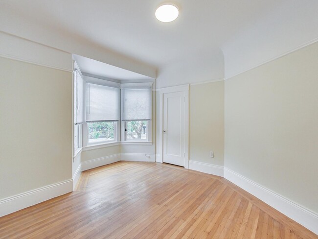 Building Photo - Bright, Renovated 1BD with In-Unit W/D and...