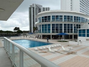Building Photo - 5445 Collins Ave