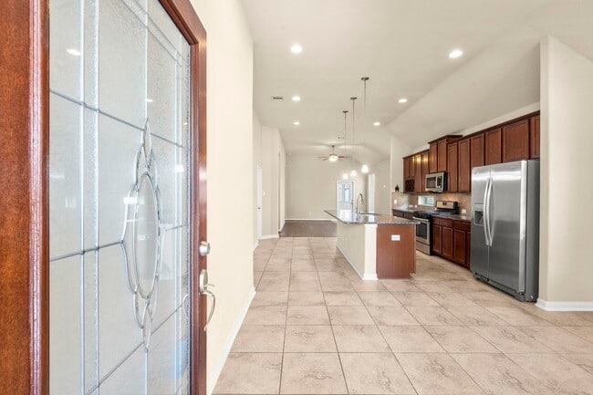 Building Photo - 3835 Raintree Village Dr
