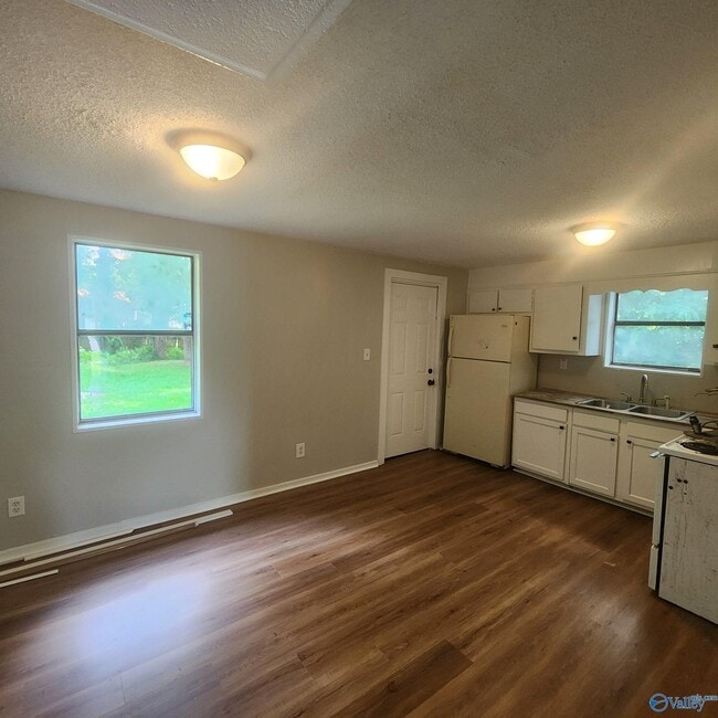 Foto del edificio - 3706 Wilbanks Dr