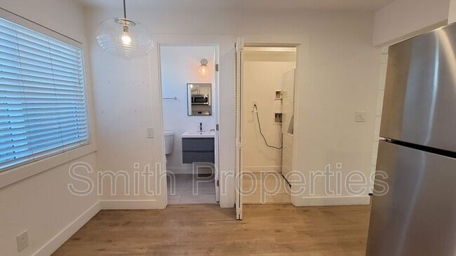 Foto del edificio - 3868 W 132nd St