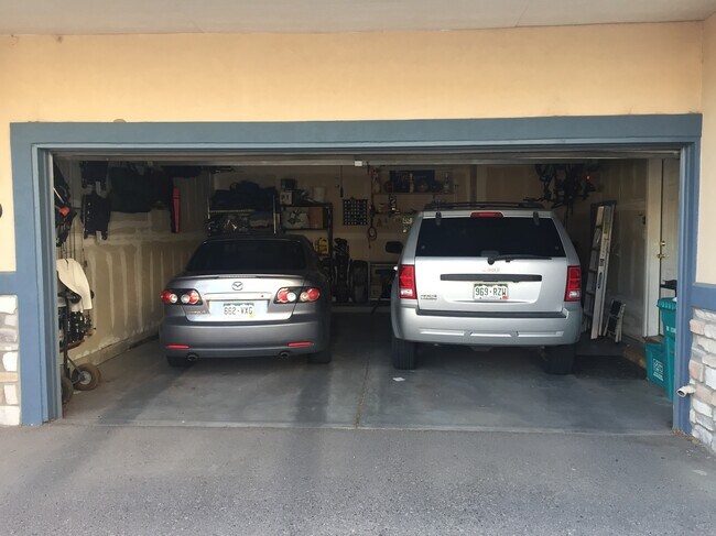 Over-sized two-car garage - 2850 Kansas Dr Unit D