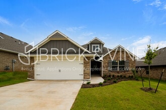Building Photo - 5116 Whitegold Ave