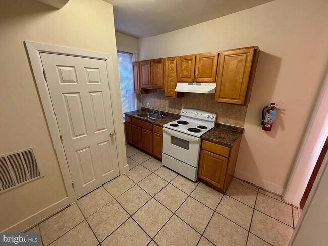 Foto del edificio - 5224 Webster St