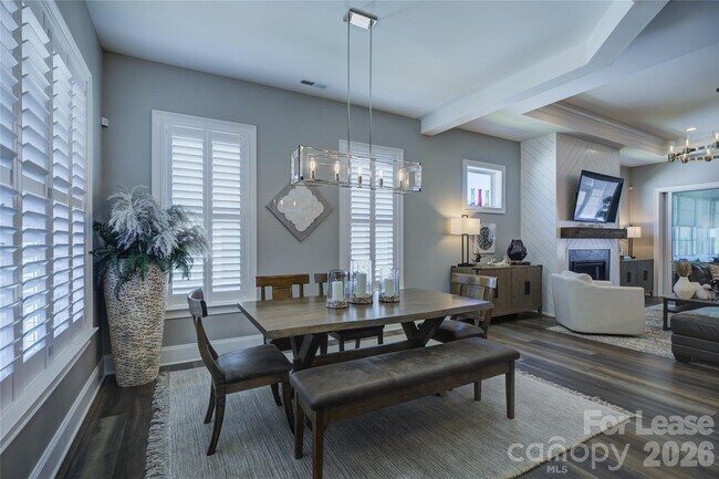 Foto del edificio - 82132 Standing Oak Dr