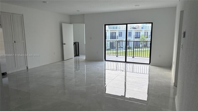 Building Photo - 14608 SW 261st Terrace