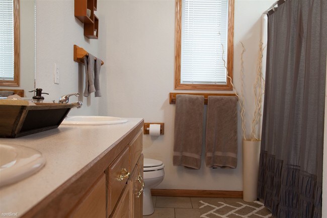 Foto del edificio - 2 br, 1 bath Townhome - 412 Sarah Cir 411